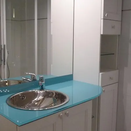 Moderne Proche Avec Loggia Et Parking Prive - Fr-1-328-112 Apartment